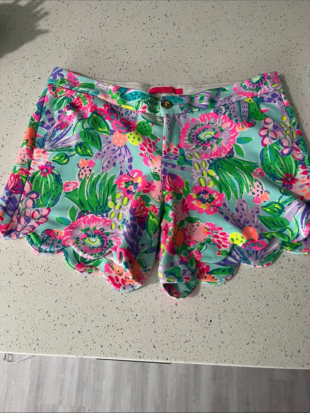 Lilly Pulitzer Buttercup Me and my zest Scallop-Hem Shorts SZ 8 NWOT